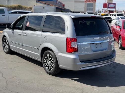 Billet Silver Metallic Clearcoat 2014 Chrysler Town & Country S
