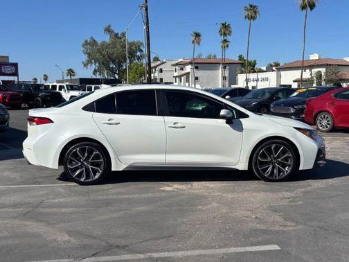 Blizzard Pearl 2021 Toyota Corolla SE