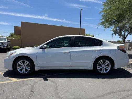 Winter Frost Pearl 2012 Nissan Altima 3.5 SR