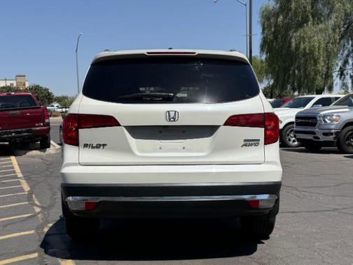 White Diamond Pearl 2017 Honda Pilot Touring