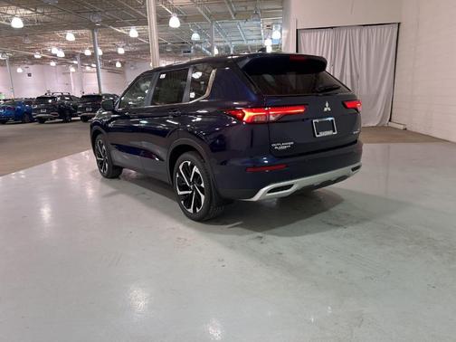 2025 Mitsubishi Outlander PHEV SE