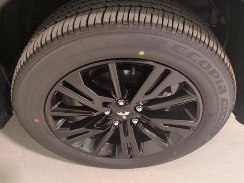 2025 Mitsubishi Eclipse Cross LE