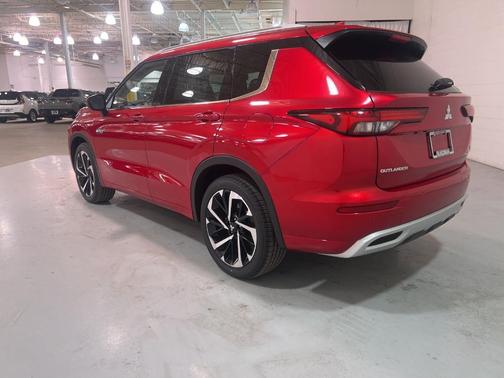 2025 Mitsubishi Outlander PHEV SEL