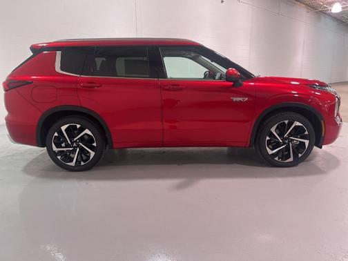 2025 Mitsubishi Outlander PHEV SEL
