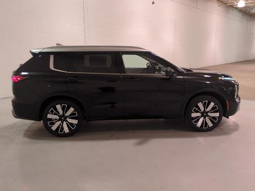 2025 Mitsubishi Outlander Platinum Edition