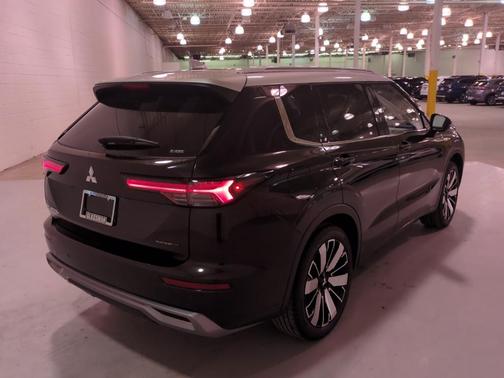 2025 Mitsubishi Outlander Platinum Edition