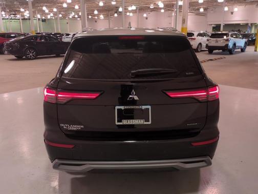 2025 Mitsubishi Outlander Platinum Edition
