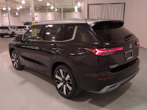 2025 Mitsubishi Outlander Platinum Edition