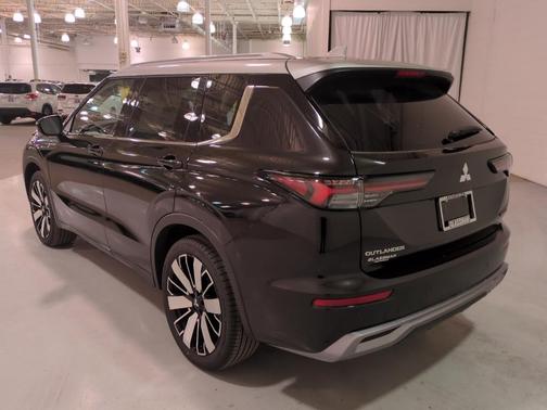 2025 Mitsubishi Outlander Platinum Edition