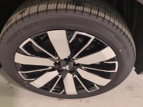 2025 Mitsubishi Outlander Platinum Edition