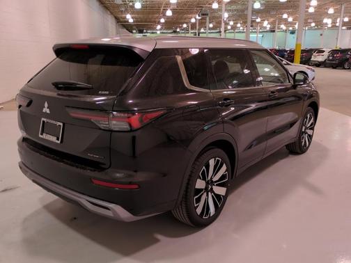 2025 Mitsubishi Outlander Platinum Edition