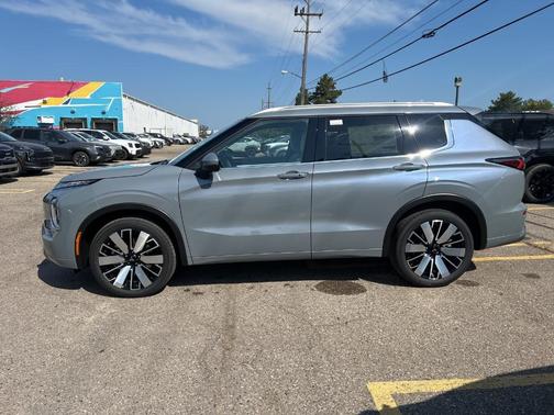 2025 Mitsubishi Outlander Platinum Edition