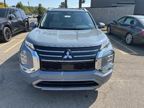 2025 Mitsubishi Outlander Platinum Edition