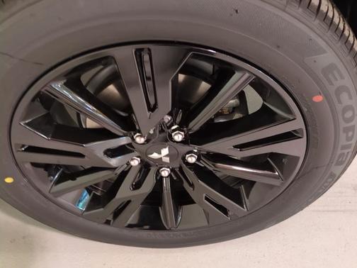 2025 Mitsubishi Eclipse Cross LE