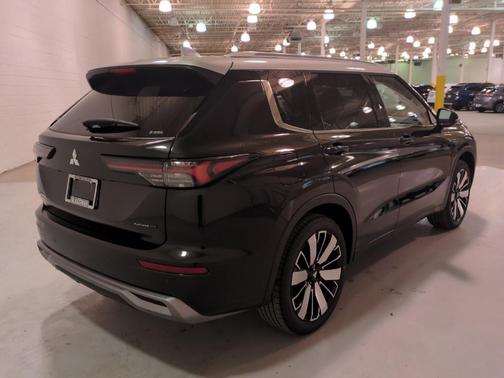 2025 Mitsubishi Outlander Platinum Edition