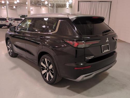 2025 Mitsubishi Outlander Platinum Edition