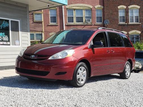 Salsa Red Pearl 2009 Toyota Sienna LE