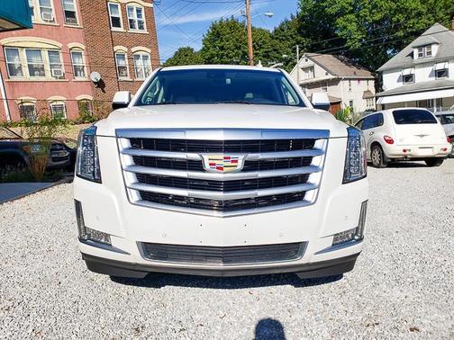 2017 Cadillac Escalade Luxury