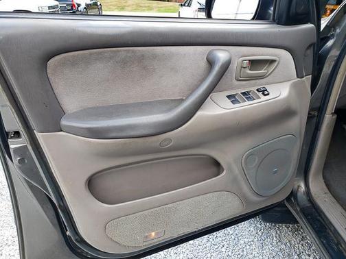 2007 Toyota Sequoia SR5