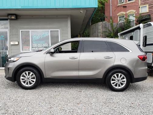 Titanium Silver 2019 Kia Sorento LX