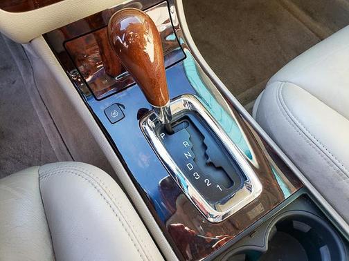 2010 Cadillac DTS Premium Collection