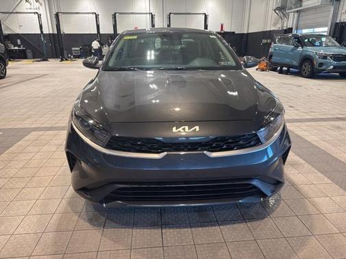 Gray 2024 Kia Forte LXS