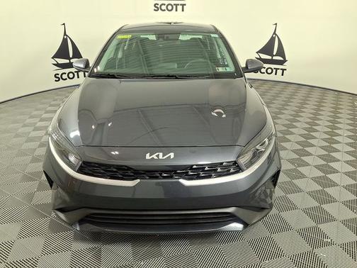 Gray 2024 Kia Forte LXS