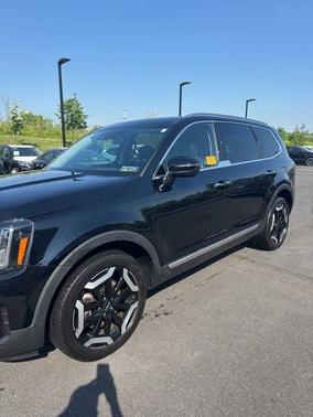 Ebony Black 2024 Kia Telluride S