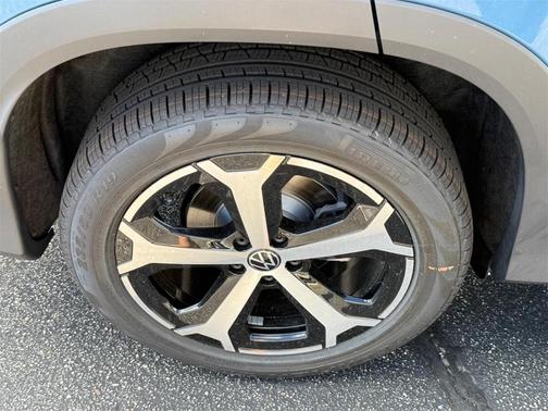 2025 Volkswagen Tiguan 2.0T SE