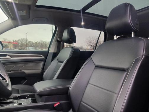 2022 Volkswagen Atlas 2.0T SE w/Technology