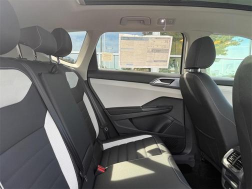 2025 Volkswagen Taos 1.5T SEL