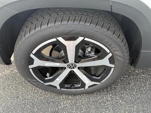 2025 Volkswagen Taos 1.5T SEL