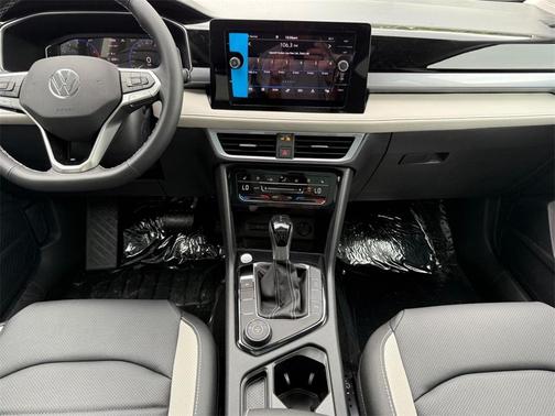 2025 Volkswagen Taos 1.5T SEL