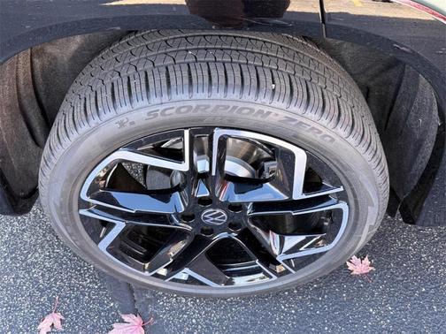 2026 Volkswagen Tiguan 2.0T SEL