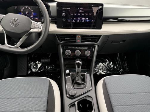 2025 Volkswagen Taos 1.5T S