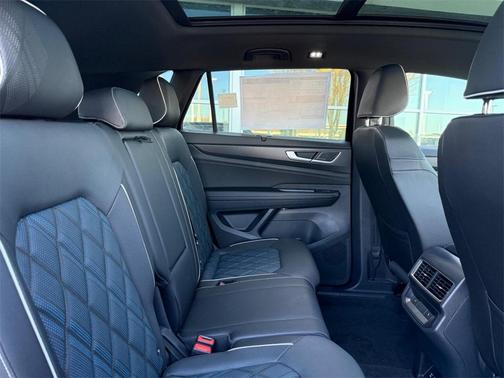 2026 Volkswagen Atlas Cross Sport 2.0T SEL Premium R-Line