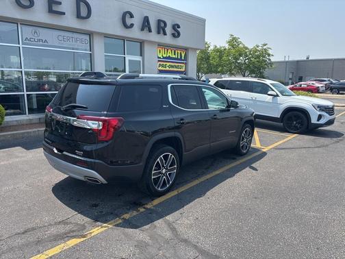 2023 GMC Acadia SLT