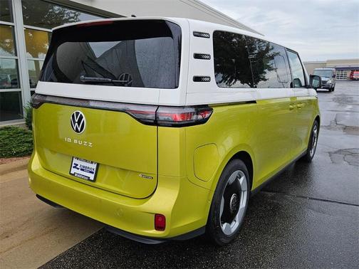 2025 Volkswagen ID. Buzz Pro S Plus