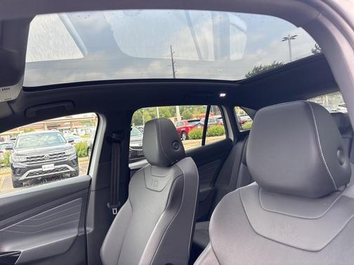 2023 Volkswagen ID.4 Pro S Plus