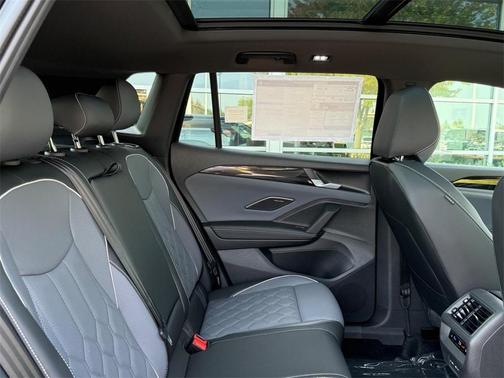 2025 Volkswagen Tiguan 2.0T SEL R-Line