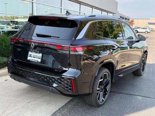 2025 Volkswagen Tiguan 2.0T SEL R-Line