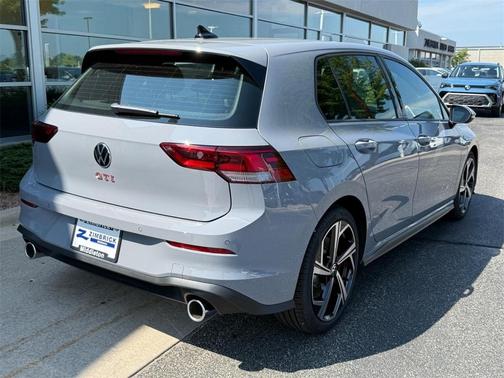2025 Volkswagen Golf GTI 2.0T SE