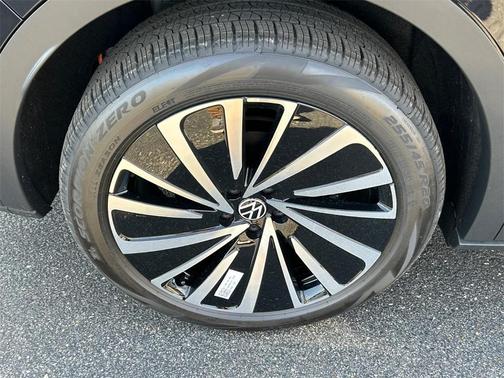 2025 Volkswagen ID.4 Pro