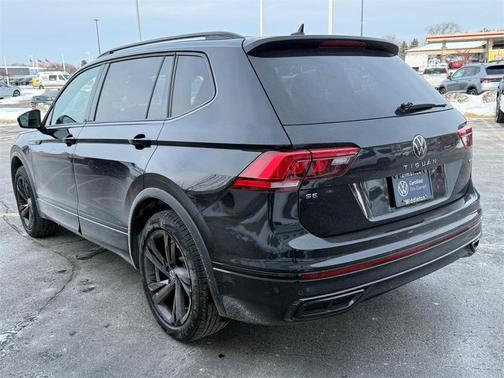 2024 Volkswagen Tiguan 2.0T SE R-Line Black