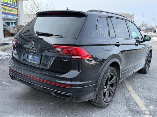 2024 Volkswagen Tiguan 2.0T SE R-Line Black