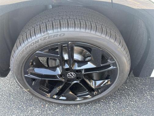 2025 Volkswagen Tiguan 2.0T SE R-Line Black