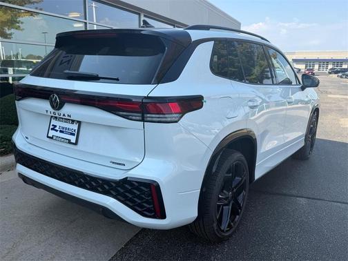2025 Volkswagen Tiguan 2.0T SE R-Line Black
