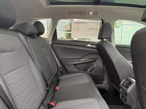 2025 Volkswagen Taos 1.5T SE Black