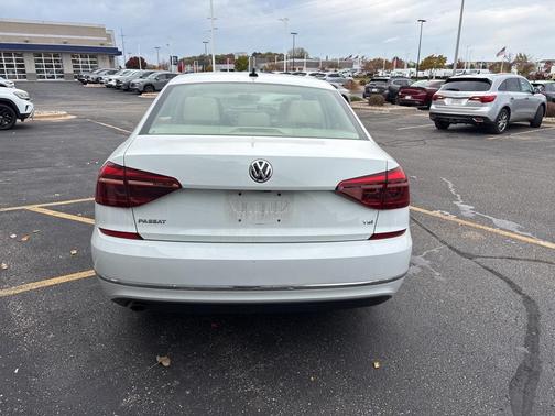 2019 Volkswagen Passat 2.0T Wolfsburg