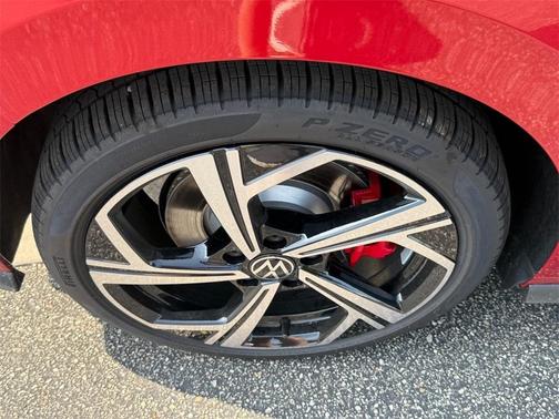 2025 Volkswagen Golf GTI 2.0T SE